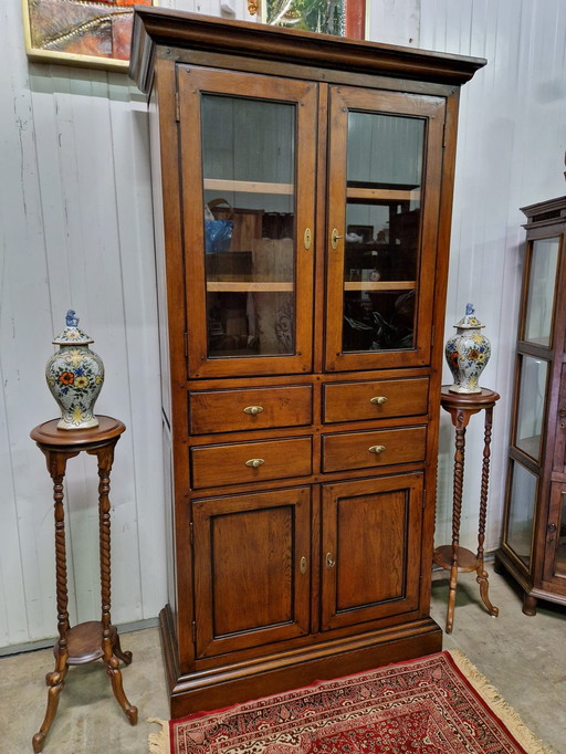 Classic English cherry display cabinet, china cabinet dim. 98x37cm and 215cm high.
