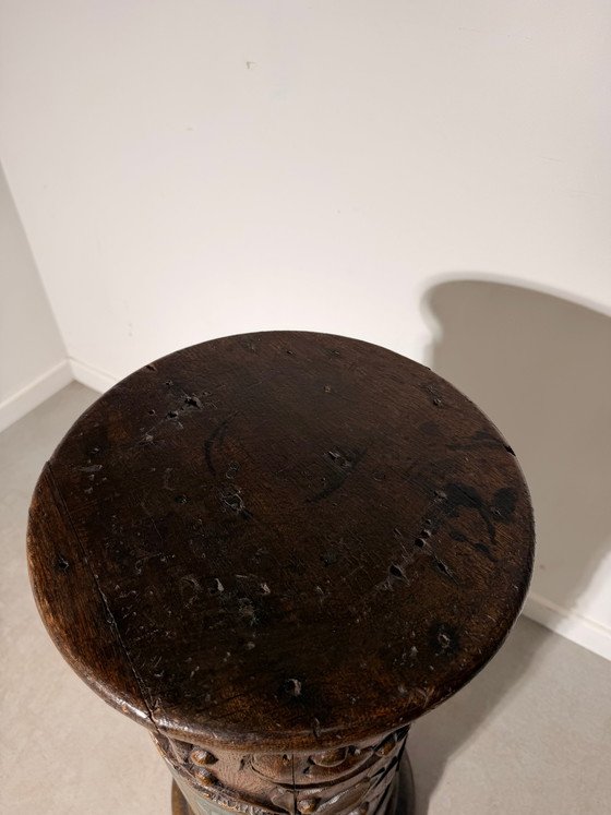 Socle héraldique en chêne sculpté du XVIIIe siècle – Tables d'appoint (photo 5 of 7)