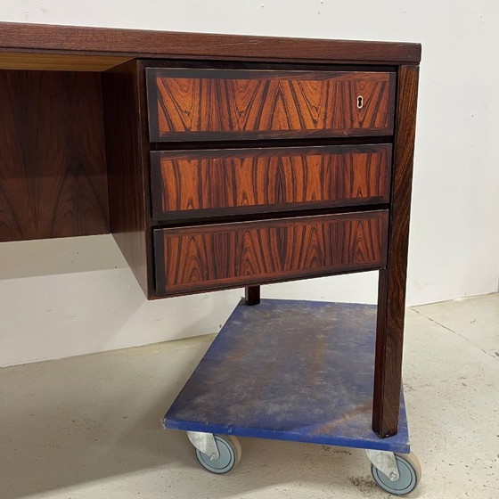 Image 1 of Gunni Omann Model 77 palissanderhouten bureau, jaren 60.