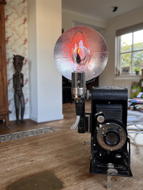 Image 1 of Lamp van balgcamera uit jaren veertig 