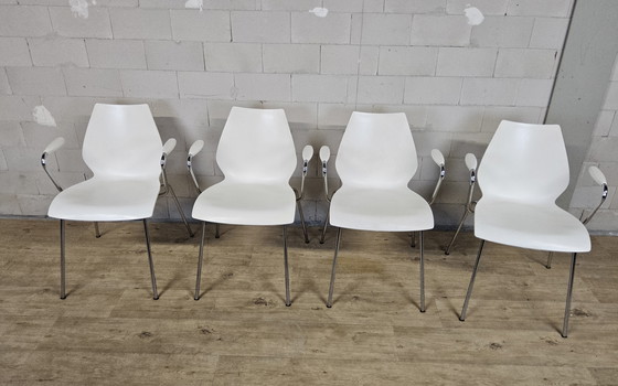 Image 1 of Set 4x witte Maui chair Kartell (Italiaans design) met leuningen (stapelbaar)