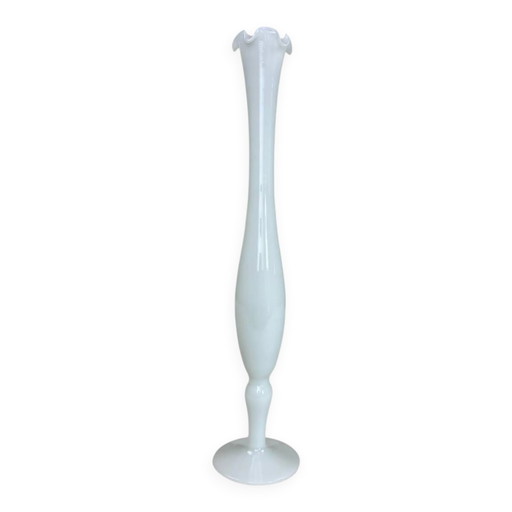 Antique opaline soliflore