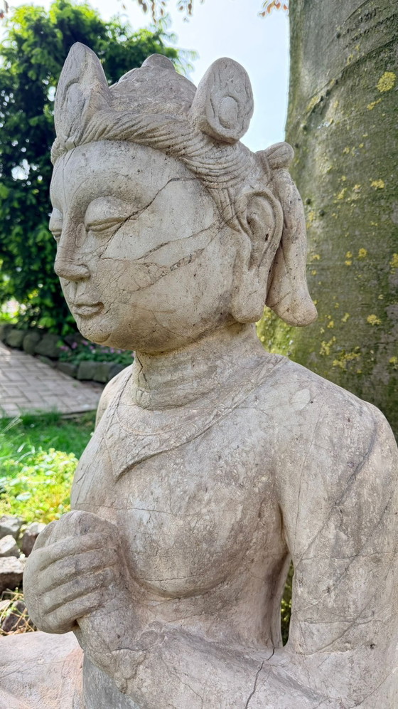 Figura monumental de piedra Devi de templo, Indonesia (Java o Bali), siglo XIX – Esculturas (photo 4 of 11)