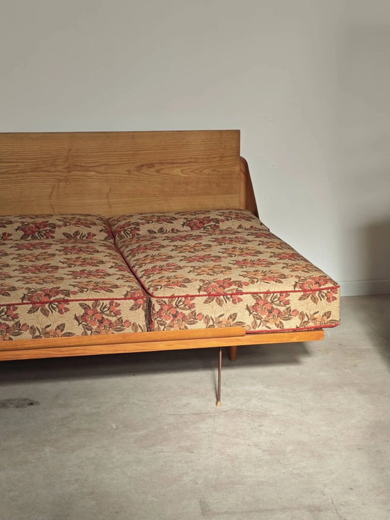 Folding sofa bed Canapé banquette Interier Praha 1960 floral pattern fabric – 3-5 seaters, Wood (photo 15 of 30)