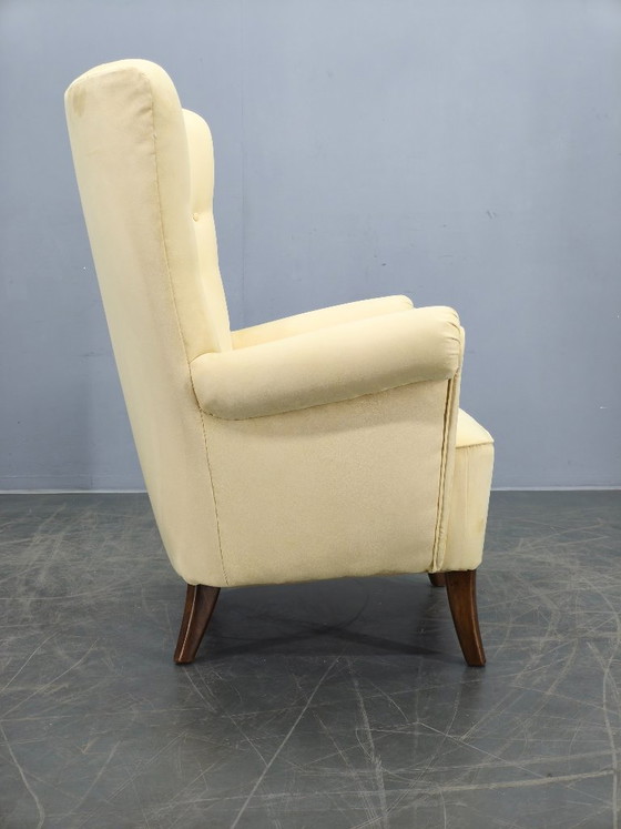 Image 1 of Fauteuil lounge danois à haut dossier des années 1950, récemment retapissé