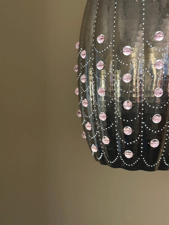 Lampada a sospensione indonesiana fatta a mano, anni '80. – Lampade a sospensione, Aluminium, Vintage (photo 3 of 3)