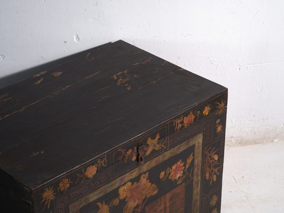 Baule antico dipinto in legno di pino – Cina, circa 1900 – Armadi contenitori, Iron (photo 16 of 40)