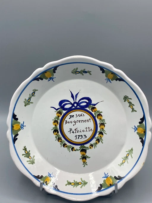 Nevers faience bord met boodschap – 'Ik ben buitengewoon patriottisch' 1793 – decoratieve objecten