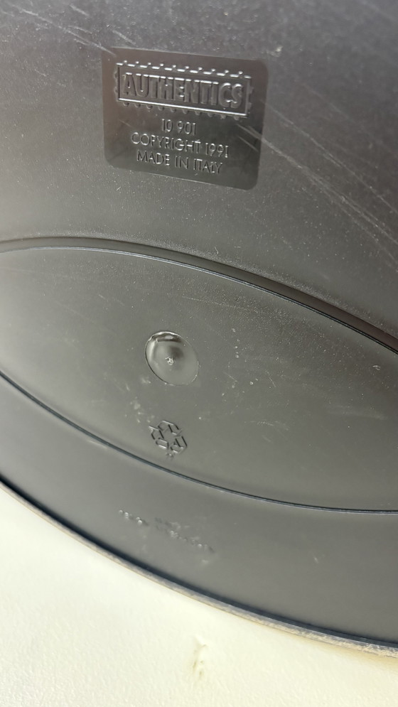 Image 1 of Vintage Wave plastic magazine holder black Authentics