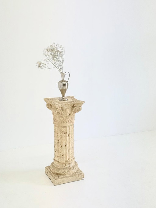 Korinthische Säule im römischen Stil