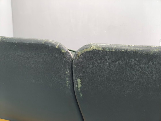 Image 1 of Tweezitsbank van groen leer uit het midden van de 20e eeuw, Tsjechoslowakije, jaren 70