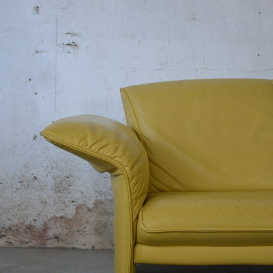 Image 1 of 1x 2 seat Indy couch