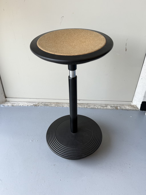Wilkhahn Stitz 2 Aide à la station debout | tabouret ergonomique | IZGS