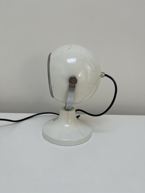 Image 1 of Lampada iconica a forma di bulbo oculare spaziale, bianca