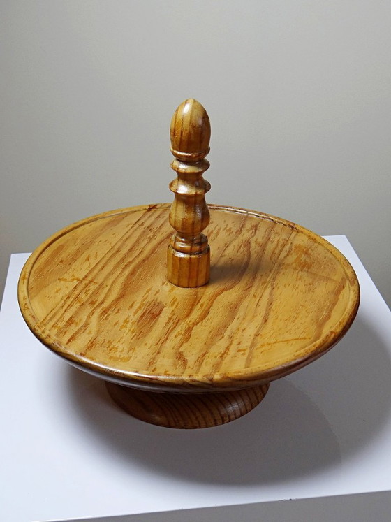 Image 1 of Grande espositore per formaggi in legno di pino tornito, realizzato a mano, stile vintage anni '70-'80.