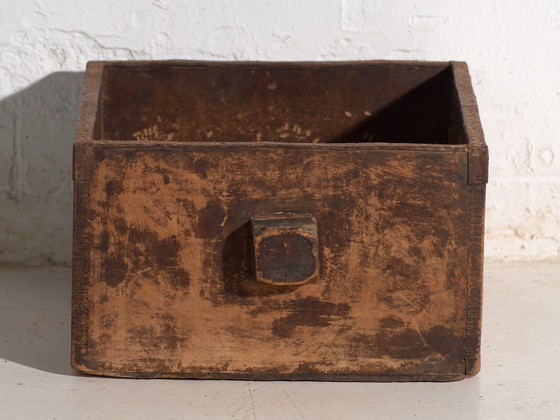 Antica Misura per Grano Dou in Legno di Olmo, Cina, c. 1900, Oggetti decorativi, Ferro, Nero, Rustic (foto 3 di 10)