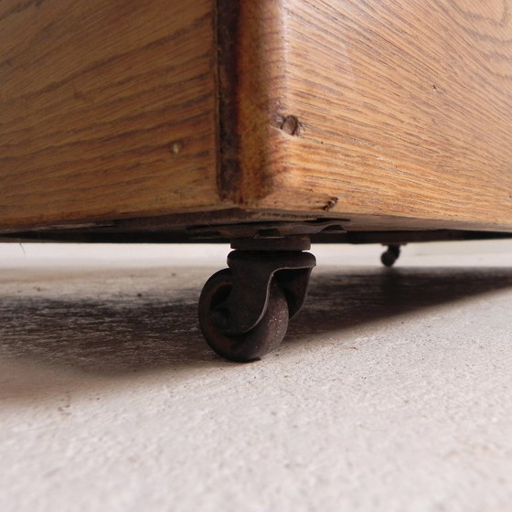 Image 1 of Eiken rolluikkast met 2 luiken boven elkaar, jaren 30