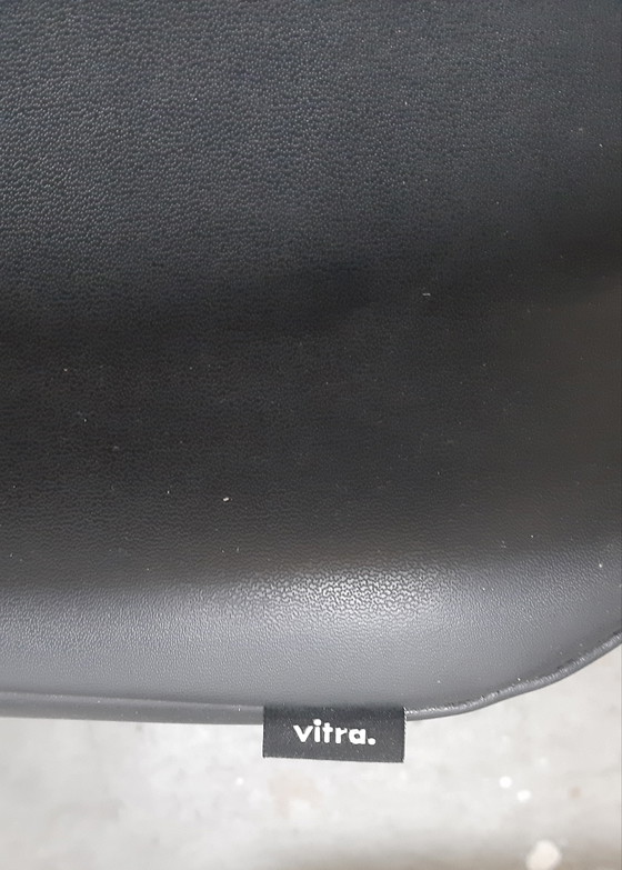 Image 1 of Vitra Visavis Schlittenstuhl, schwarzes Leder, stapelbar