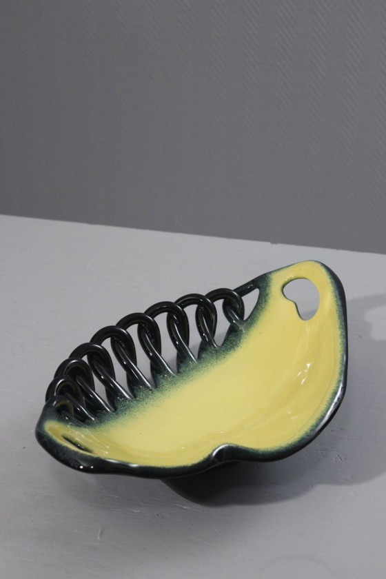 Image 1 of Grande coupe à fruits vintage faïence tressée Ceramidi Marseille France 1950s