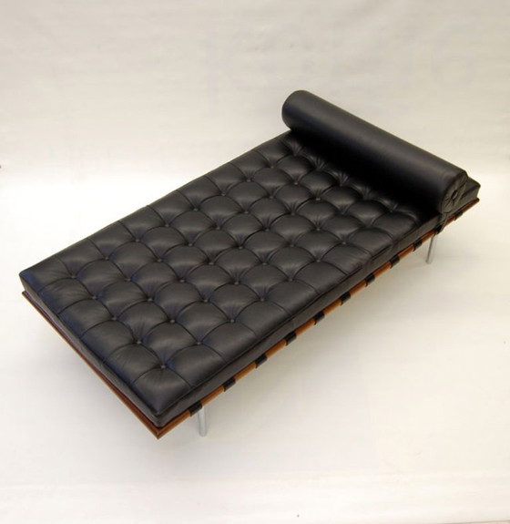 Image 1 of Barcelona Day-Bed ontworpen door Mies van der Rohe, 1930