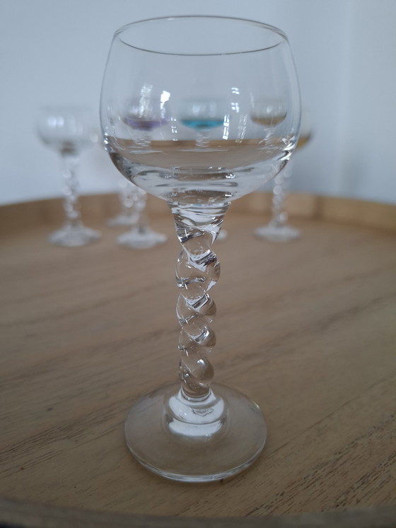 Image 1 of Set van 6 Vintage Likeurglazen – Regenboog Kleuren – Gedraaide Steel – 10 cm