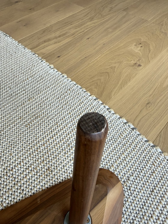 Image 1 of Mesa de centro de diseño Sav & Økse, madera maciza de nogal
