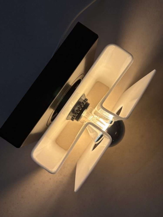 Image 1 of Lampada da parete spaziale in plexiglass anni '70