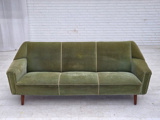 Image 1 of Jaren 70, Deens ontwerp van Kurt Østervig, 3-zitsbank, meubelvelours, teakhout.