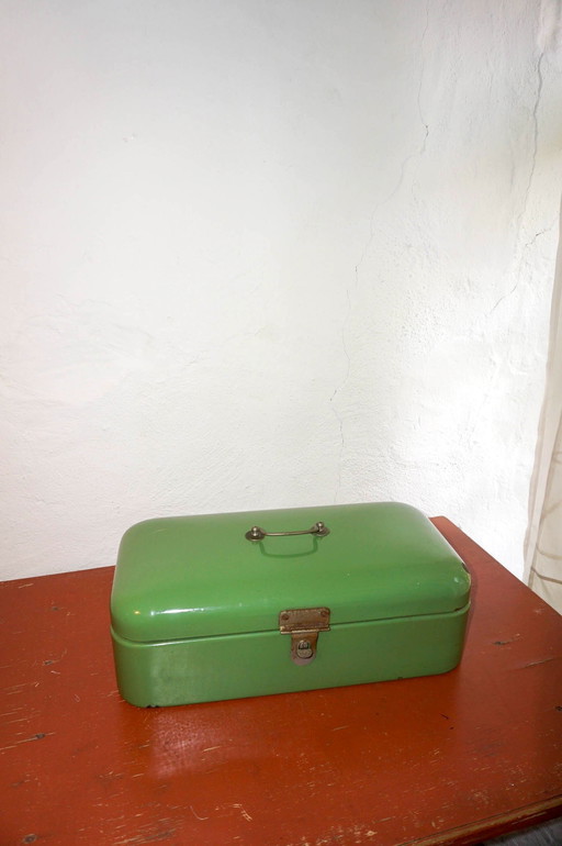 vintage olive green enamel broodtrommel * 1950s dutch bread box * metal storage tin * farmhouse kitchen decor * enamel toolbox