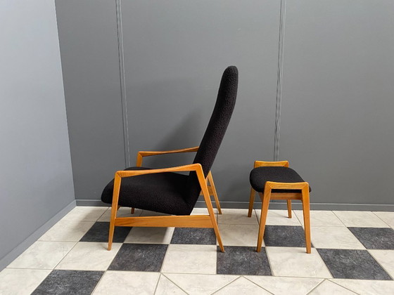 Image 1 of Fauteuil à dossier haut avec repose-pieds en bouclette noire, années 1970