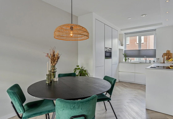 Image 1 of Mesa redonda de roble negro (135 cm) - Table du Sud