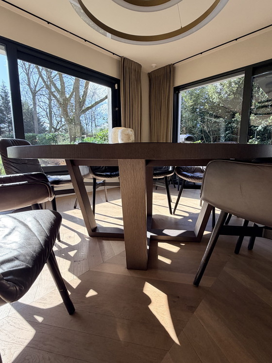 Image 1 of Maxalto Xilos eetkamer tafel 1.80m diameter (8stoelen optioneel)