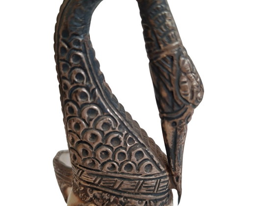 Image 1 of Exclusiva pareja de cisnes angloindios de concha y plata – 1950