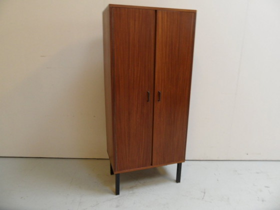Image 1 of Armoire à deux portes style années 50