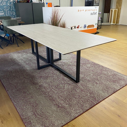 Shelter 3.0 – Bert Plantagie, eettafels