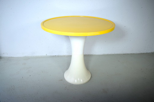 Tavolino vintage giallo stile Space Age degli anni '70 a forma di tulipano