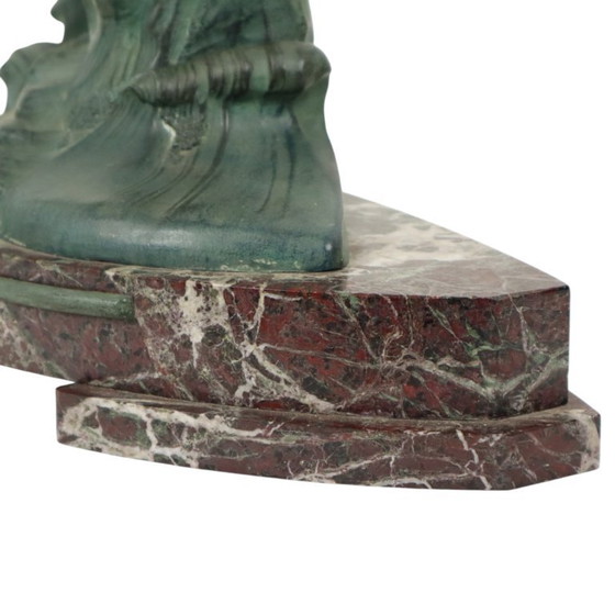 Image 1 of Sculpture Art Déco représentant une mouette sur socle en marbre