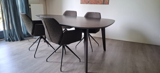 Table de salle à manger Leolux Bondi – Tables de salle à manger, Céramique, Aluminium (photo 2 of 5)