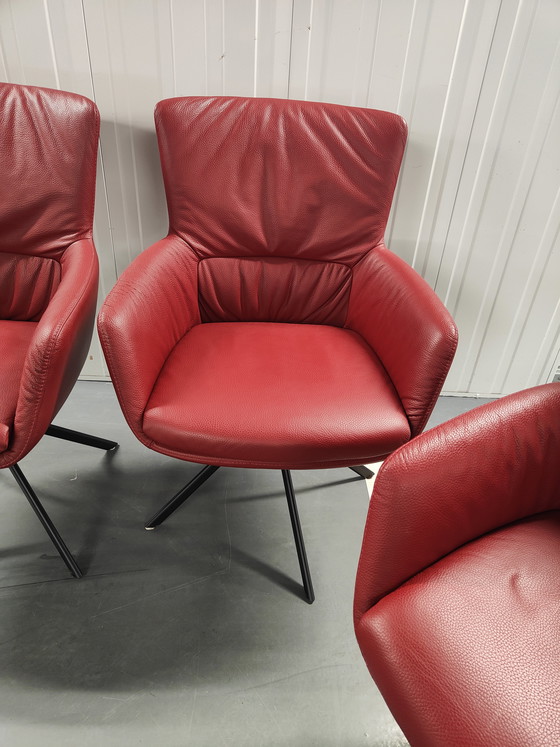 Image 1 of Set van 4 rood lederen  Bert Plantagie Eetkamerstoel Aida met arm Legere leer