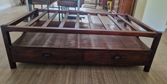 Salontafel Raffles Stijl, Antiek Look, Izgs. Met Glasplaat En 2 Lades – Wood (photo 7 of 13)