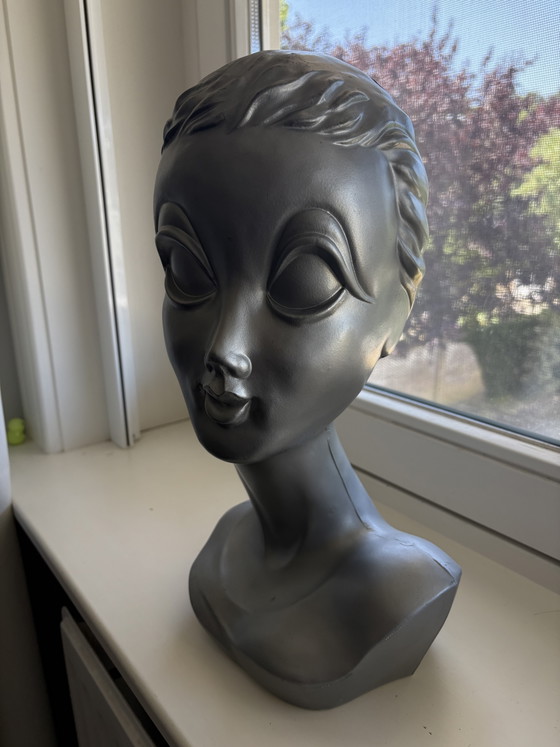 Image 1 of Vintage Twiggy etalagehoofd XL – 40 cm – zilverkleurig