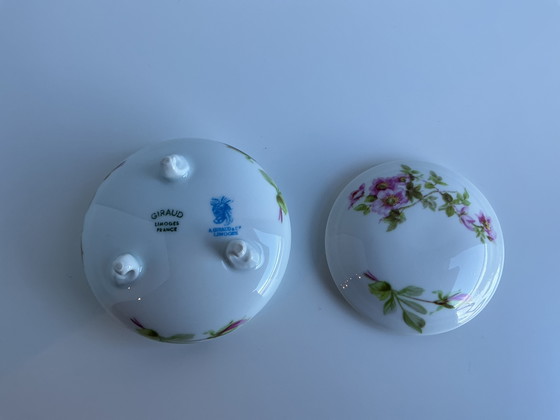 Image 1 of joyero de porcelana