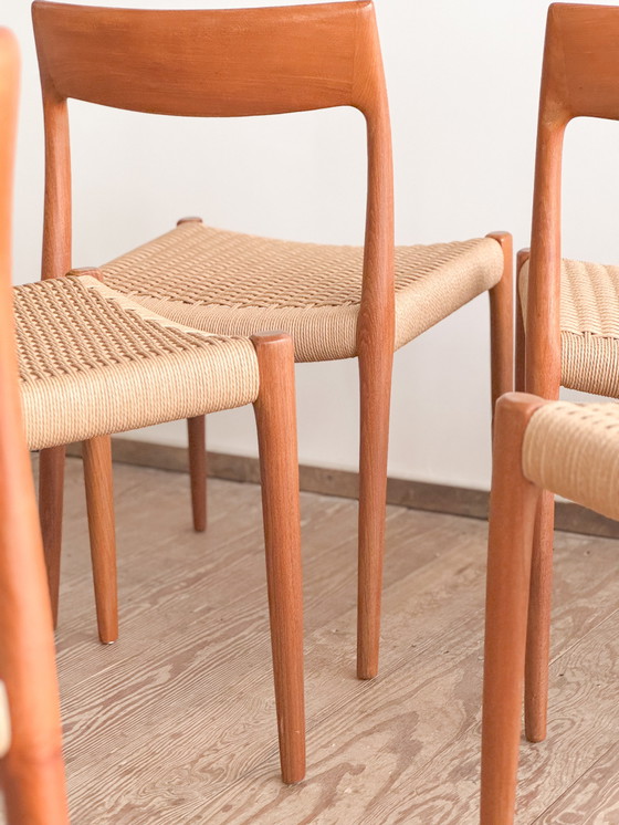 Image 1 of Mid Century Deense Teakhouten Eetkamerstoelen #57 & 77 door Niels O. Møller, J. L. Moller, Set van 10