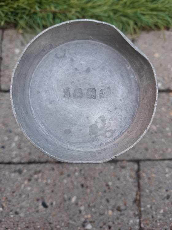 Image 1 of Taza antigua de peltre torneada a mano