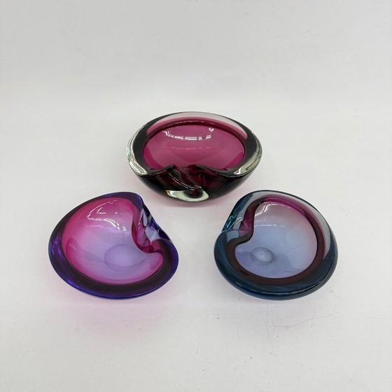 Image 1 of Set of 3 murano summerso pink glass bowls , 1970s