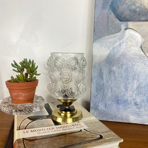 Antique globe table lamp in molded clear glass and brass base – tafellampen (photo 2 of 9)