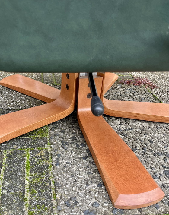 Image 1 of Groen leren retro relaxfauteuil 