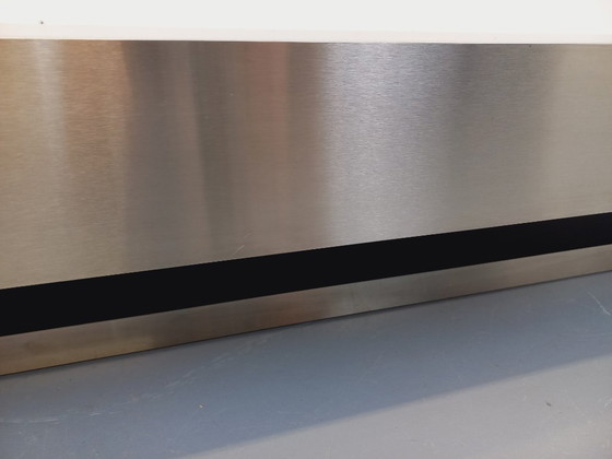 Image 1 of Vintage Willy Rizzo salontafel uit de jaren 70, gemaakt van geborsteld aluminium en zwart laminaat.