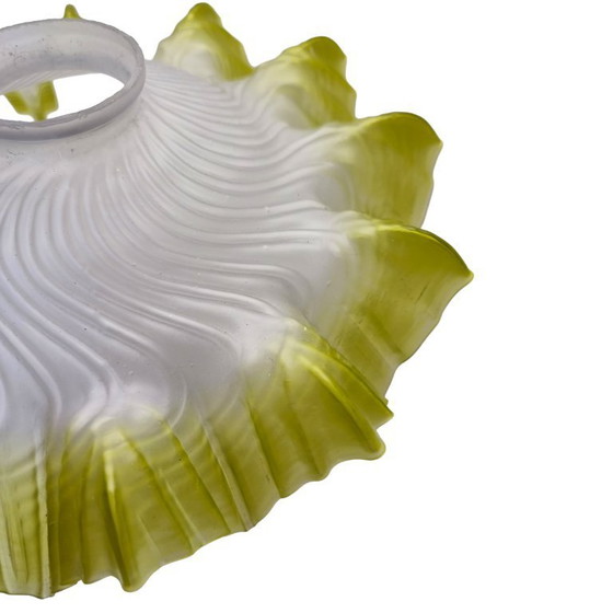 Image 1 of Franse Art Deco lampenkap matglas