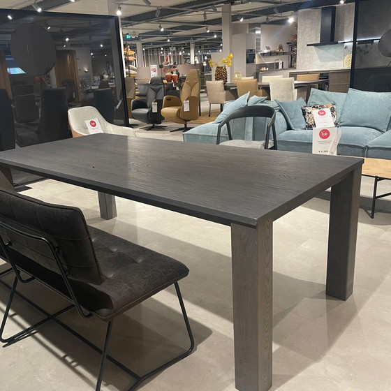 Image 1 of Eetkamertafel MWP